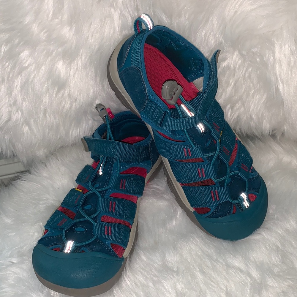EUC Keen Newport Sandals Size 5